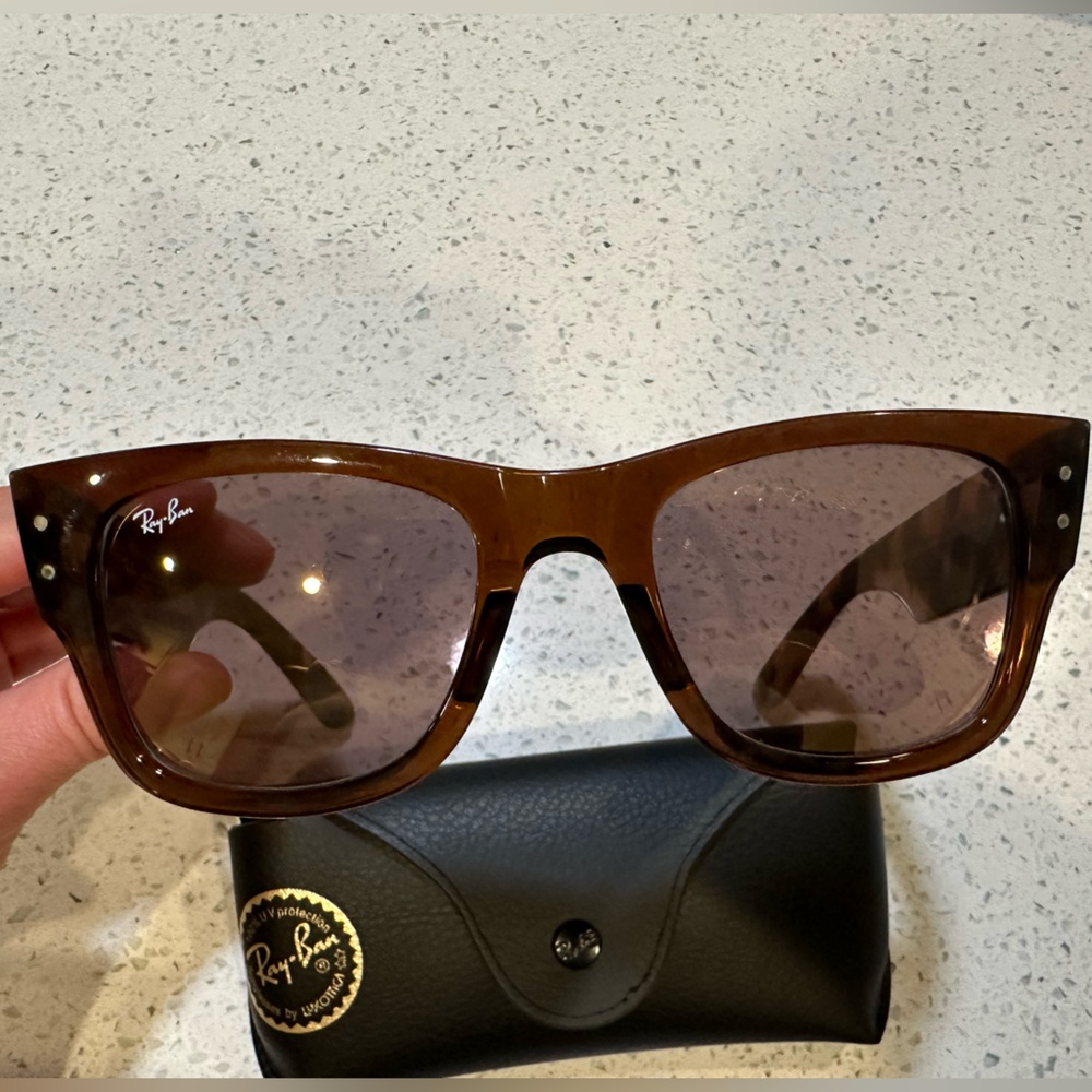 Elegant Burgundy/brown Ray-Ban Sunglasses